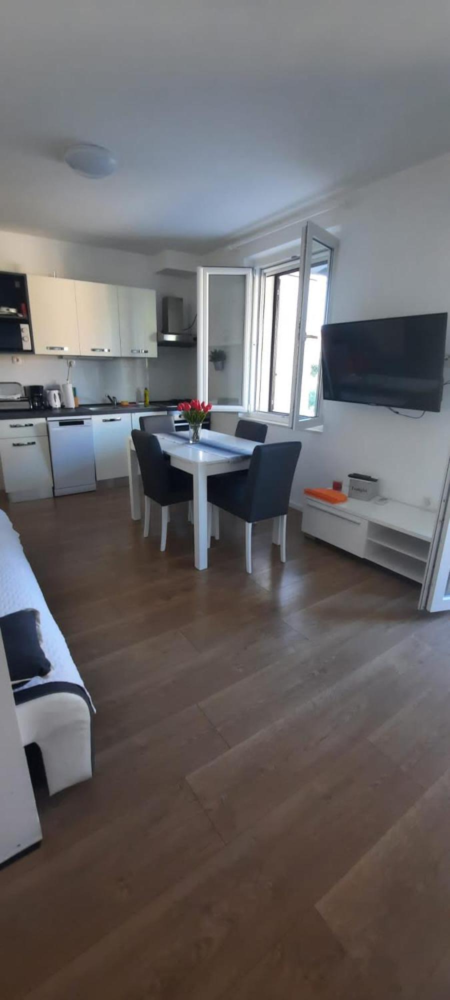 Beach Apartment Kate With Sea View, Balcony And Parking, Murter, Dalmatia Bagian luar foto